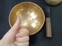 尼泊尔纯手工满月颂钵冥想佛音瑜伽疗愈修行音钵音疗铜钵钵唱歌梵音钵音碗一套 多种尺寸+磨棒+钵垫 【入门款】16-17cm 优质性价比 实拍图
