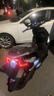 五星钻豹电动车2000W高速电动摩托车72V35AH长续航电瓶车外卖车 X3 新款 钢琴黑/亮光帝金 实拍图