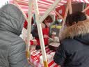 摆摊折叠桌集市摊位架子推车夜市烤肠机淀粉肠摆摊神器小吃车 亮红色 120*60*200 桌布+彩灯 实拍图