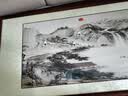 六画流水生财山水画靠山图客厅装饰画国画办公室风景挂画书房茶室壁画 流水生财A1 50*150cm宣纸锦绫+有机玻璃+胡桃色实木框（稍小） 实拍图