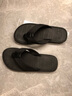 鸿翔益克益克拖鞋人字拖男防滑耐磨轻便情侣款沙滩鞋夹趾凉拖鞋 全黑 43 (280mm) 实拍图
