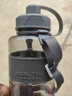 富光拾喜塑料杯2000ml大容量运动杯子成人吸管杯男女便携水杯户外健身太空杯大号学生旅行水瓶防摔 灰色 2000ml 实拍图