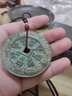 【龙虎山直发】山鬼花钱吊坠道家真品古钱币项链朱砂八卦铜钱饰品 老款天机龙门5.5cm 配绳子 手工绑好 锦囊包好寄出 实拍图