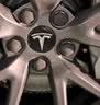 笑途适用于特斯拉Model3Y汽车轮毂盖套件18-19寸中心标志轮盖改装配件 黑底银标4个+螺丝盖20个 实拍图