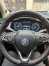 奥迈尔 别克真皮手缝向盘套 英朗 昂科威 君威 威朗 君越 GL8/GL6翻毛皮磨砂汽车把套 黑皮红线两侧打孔 实拍图