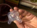 爱得利（evorie）奶嘴 宽口径 液体硅胶婴儿奶嘴 (十字孔) 9个月以上适用 2只装 实拍图