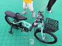 阿米达儿童自行车脚踏车男女孩2-3-6-8-10岁宝宝单车小学生童车生日礼物 时尚绿 【普通轮+护具+大礼包】 20寸适合身高125-145cm 实拍图