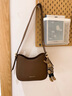 viney牛皮马鞍包包女包新款斜挎包品牌单肩生日礼物送女友老婆 【咖色】高级感实用腋下包 轻奢百搭时尚休闲水桶包 实拍图