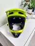 GREENROAD绿道越野头盔山地自行车轻蜂速降林道可拆卸全盔骑行机车儿童成人男女 新品-荧光黄+双肩布袋送风镜 M码（54-58CM）帽檐下巴可拆卸 实拍图
