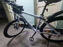 永久（FOREVER）山地车自行车成人男女青少年学生铝合金单车上班代步公路越野赛车 【铝架】旗舰版-白蓝辐条轮 27.5寸24速【推荐165-195cm】 实拍图