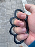 蒙拓嘉 户外防身加厚拳指散打铁拳头指虎防狼女士铁四指拳扣  黑色薄款 实拍图