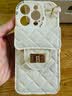 八脚兽菱格卡包新款苹果16promax手机壳女生iphone15promax斜挎IP16可背带挂绳14奢华高档13全包防摔软壳 【菱格卡包水晶蝴蝶+斜挎链条】白色 iPhone 15 Pro 实拍图