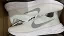 耐克（NIKE）REVOLUTION 男鞋25春夏轻盈透气减震运动鞋网面轻便公路跑步鞋 DC3728-100 42.5 实拍图