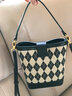 UR女包拼接女士包包2025新款菱格绣线单肩斜挎包小众高级手提水桶包 黑色 实拍图