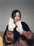 云见森知 手套女冬天可爱毛绒手套韩版潮冬季加绒加厚保暖手套学生半指眯眼熊手套 眯眼熊手套-白色 实拍图