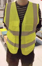 首盾 反光背心夏季透气工地反光服 交通警示骑行环卫反光衣四季通用施工反光马甲工作服可定制印字 多口袋透气反光马甲-荧光黄 实拍图