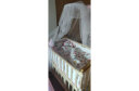 圣贝恩（sepeon） 环保婴儿床实木多功能床宝宝床新生儿童床摇床变书桌拼接大中床 小床+蚊帐 实拍图