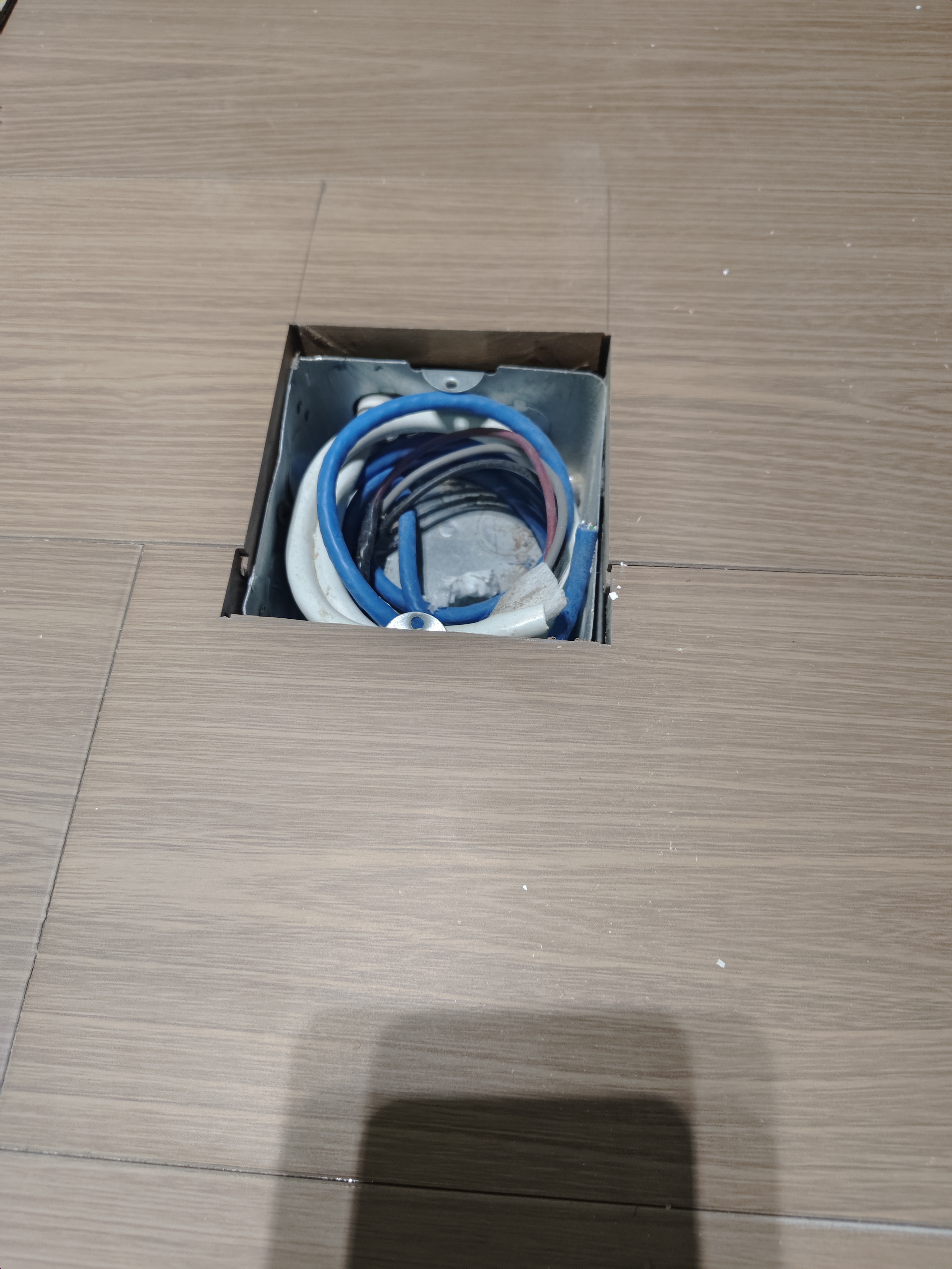 国际电工地插座阻尼慢弹起式铜地插防溅水地面插座隐藏式地插盒金色地板强电插座 铜地插-五孔+网络 实拍图