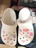 卡骆驰（crocs）洞洞鞋男女鞋 夏季新款户外休闲沙滩涉水鞋耐磨透气防滑凉鞋拖鞋 【贝雅】白色/镂空/主推/偏大一码 37 -38 M5W7/内长23cm 实拍图