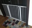 AOTGSSE爱蒂逊【免打孔】婴儿童门栏楼梯安全护栏防狗宠物隔离门栏杆围栏 门宽：127-132cm+延长件+加固槽 实拍图