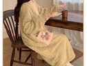 宝娜斯珊瑚绒睡衣女冬季加厚加绒卡通少女草莓小鸭睡袍长款睡裙 彩虹睡袍-绿色 均码 （适合80-160斤） 实拍图
