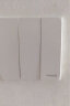 施耐德电气 三开单控开关 86型墙壁电源开关插座面板暗装 皓呈系列 奶油白色 实拍图