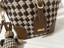 锋上新款千鸟格水桶包时尚小众设计复古女士单肩斜挎包洋气菱格女包 【千鸟格咖含挂件】 实拍图