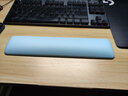 SANWA SUPPLY 人体工学键盘托 机械键盘腕托 办公游戏手托 柔软果冻硅胶 可水洗 防滑 GTOK8 蓝色 M 300mm 实拍图