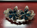 案妆七夕发夹女韩国盘发大号弹簧夹水晶镶钻花朵发饰品马尾发卡子 墨蓝色(送礼盒) 实拍图