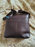 萨奇袋鼠男士单肩包头层牛皮商务休闲真皮斜挎包男韩版小包新款竖版背包 A款棕色[头层牛皮荔枝纹] 实拍图