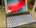 新爵 2018新款ipad pro9.7蓝牙键盘鼠标套装air2保护套金属背光6代A1893 银色（旋转背光款） ipad Air2专用 实拍图