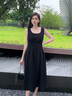 香影（xiangying）黑色吊带连衣裙女2025春夏新款垂坠感气质收腰无袖雪纺小黑裙 黑色 S 实拍图