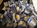 西蒙（SIMON）开关插座 纯平大板E6系列荧光灰色 家用86型暗装墙壁电源面板五孔 三开单控开关 实拍图
