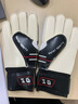 JANUS 经典系列儿童成人小学生专业带护指足球守门员手套门将手套龙门手套比赛训练手套 JA383 黑色 10号【成人码】 实拍图