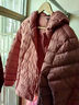 鸭鸭（YAYA）轻薄羽绒服女冬短款2025年秋冬新款高端时尚女款轻便韩版保暖外套 嫣红色【连帽款】 3XL 实拍图