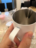 Mongdio奶泡打发器 奶泡机电动手持打奶泡器打奶器牛奶咖啡打泡器奶泡棒 电动打奶器（白）+1mm白色拉花杯内刻度350ml 实拍图