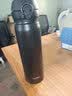 膳魔师（THERMOS）保温杯纯色不锈钢轻量潮流渐变车载旅行女生礼物 JNL 黑色【304不锈钢】500ml 实拍图