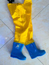 拜杰（BJ）儿童玩水连体下水裤幼儿园防水衣服赶海装备男女抓鱼涉水雨裤 黄色儿童下水裤 27(鞋内长17.5cm) 实拍图