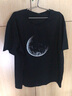 真维斯（Jeanswest）冰丝中袖男2026夏季简约印花宽松冰感速干短袖T恤男士大码上衣服 黑色（线描月亮） 5XL (体重230-260斤) 实拍图