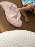 文雅丽（Viiyaly） 海马抱枕泰国天然乳胶孕妇侧睡觉人男女朋友儿童夹腿长条形靠枕 浅粉色外套 105cm*33cm 含枕芯 160以下适用 实拍图