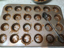 24连48连迷你小蛋糕模具纸杯马芬蛋糕烤盘加厚碳钢厨房烤箱专用 24连金色迷你蛋糕模【不含纸托】 实拍图