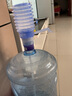 CWA PLASTICS MZ 手压式饮水器矿泉水桶手动压水器饮水机抽水泵吸水器桶装水自动取水器 带止水阀压水器（1个装） 实拍图
