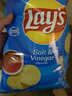 乐事（Lay's）美国进口无限桶装薯片休闲办公室零食居家追剧小吃香脆好吃 醋盐味薯片美国产 184.2g*1袋 实拍图