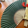 臻臻上品（zhenzhenshangpin）扇子折扇男古风竹子古典中国风礼品手工扇双面黑白纯色便携纸扇 9寸30方黑色纸扇 实拍图