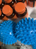 按摩球肌肉放松经膜健身球老人康复握力球足底筋膜刺球脚底刺猬球 蓝色硬2只装（7.5cm+9cm） 实拍图