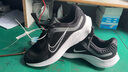 耐克（NIKE）男鞋跑步鞋冬季新款运动鞋鞋子轻便缓震透气休闲鞋 主推款/REVOLUTION 8/黑白 40 /250mm 实拍图