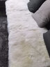 鲁惠家纺 欧式羊毛沙发垫子 皮毛一体座垫冬季毛绒整羊皮坐垫飘窗客厅地毯 澳毛 原白色（毛长6-7厘米） 210cm*70cm 实拍图