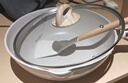 卡罗特 不粘锅炒锅麦饭石色不粘煎炒锅炒菜锅具电磁炉炒锅燃气灶通用 【套装】28cm炒锅+硅胶铲 28cm 实拍图