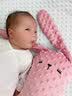 康贝邦新生婴儿枕头纯棉宝宝安抚侧睡靠背枕儿童抱枕兔子枕防惊跳压被包 0-6岁 灰色小兔 【食品级PE-放心啃咬】 实拍图