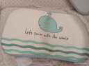 越贝乐 婴儿枕头宝宝夏季冰丝透气凉席枕套 0-1-6个月新生儿童网洞枕芯 36*22cm（建议0-2岁） 蓝色小鲸鱼 实拍图